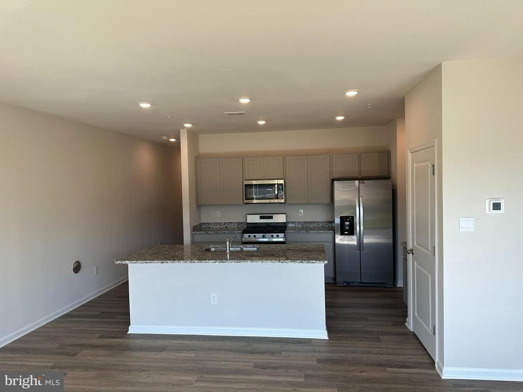 735 Pickerel Place - Photo 3