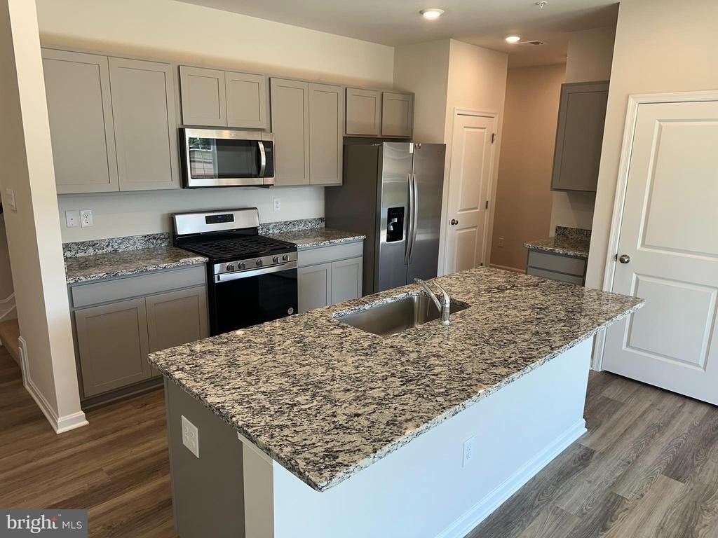 735 Pickerel Place - Photo 18