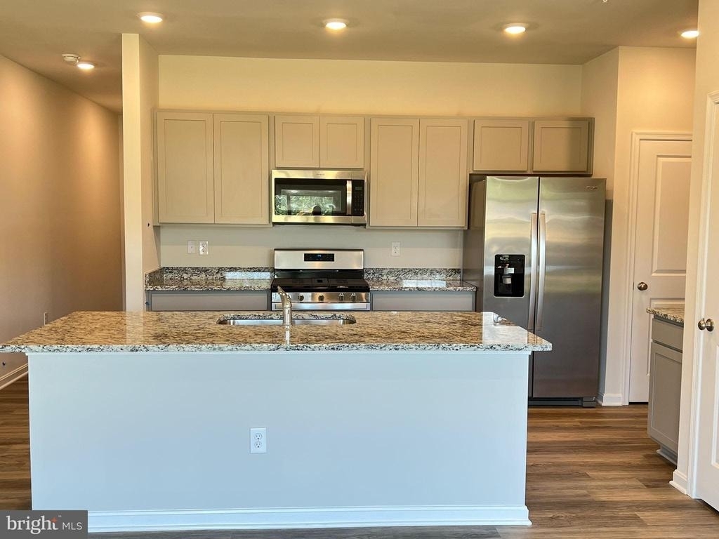 735 Pickerel Place - Photo 2