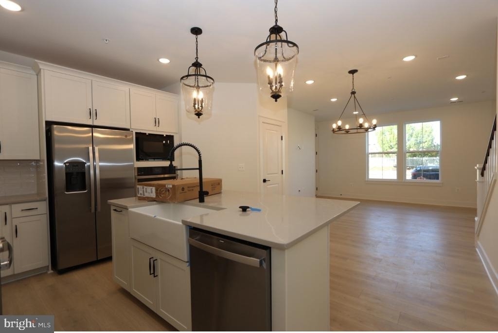 117 E Cromwell Street - Photo 3