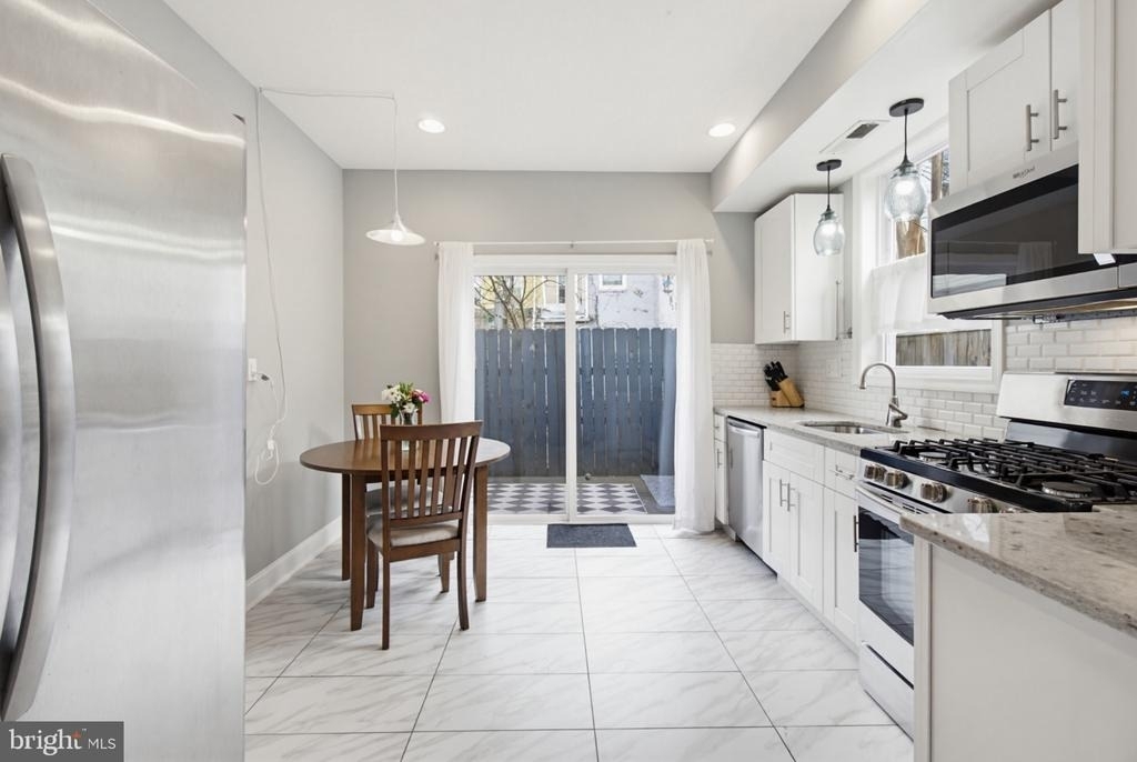1429 Olive Street - Photo 9
