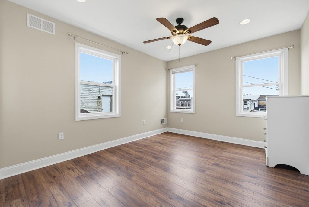 1429 Olive Street - Photo 14