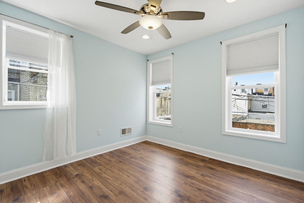 1429 Olive Street - Photo 18