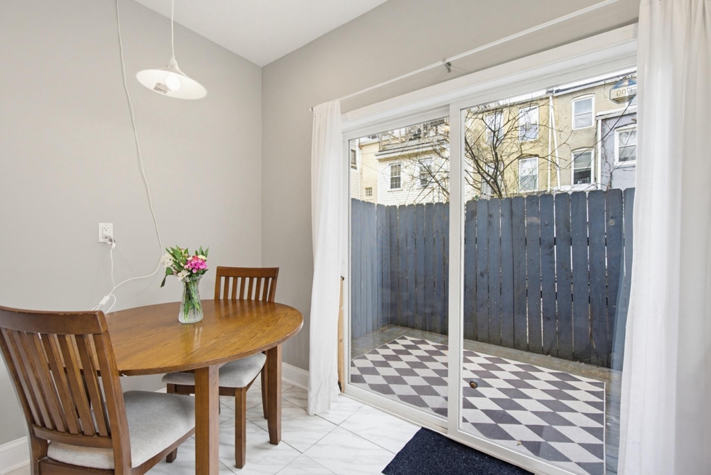 1429 Olive Street - Photo 8