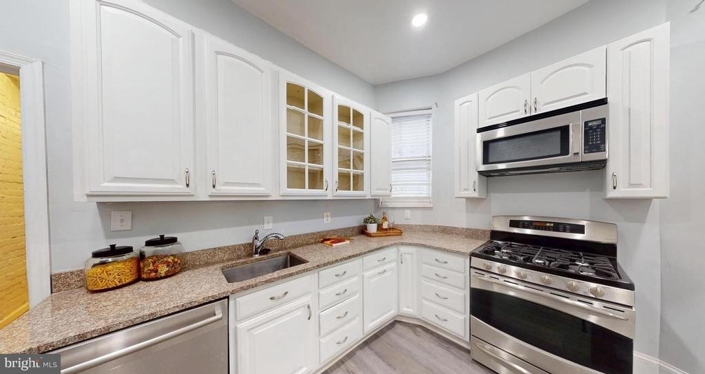 1228 Fairmont Street Nw - Photo 10