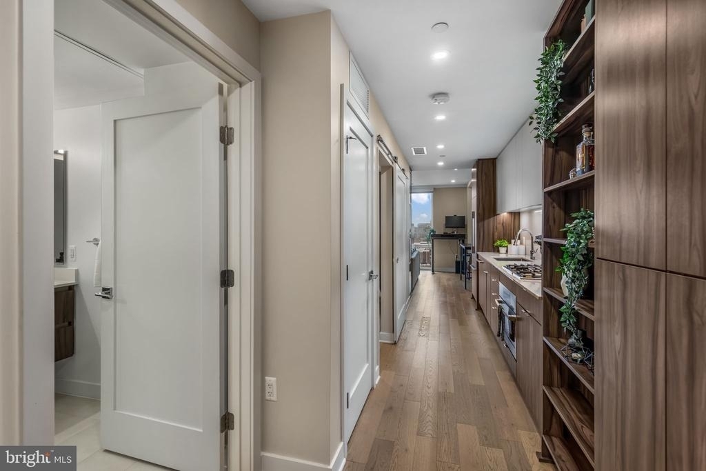 37 L Street Se - Photo 6