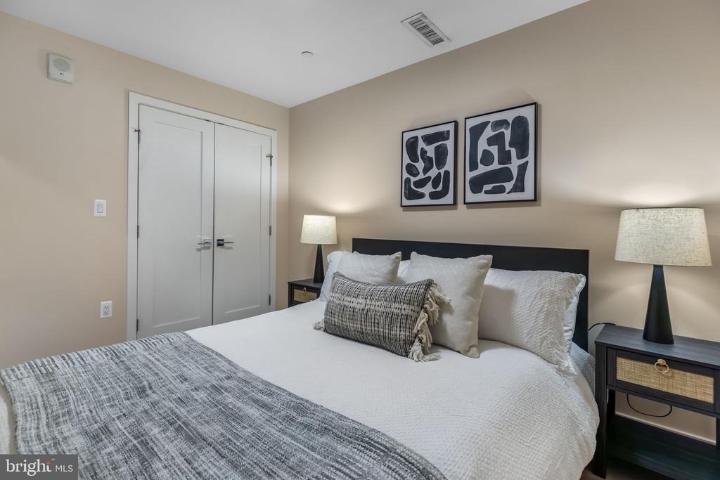 37 L Street Se - Photo 19
