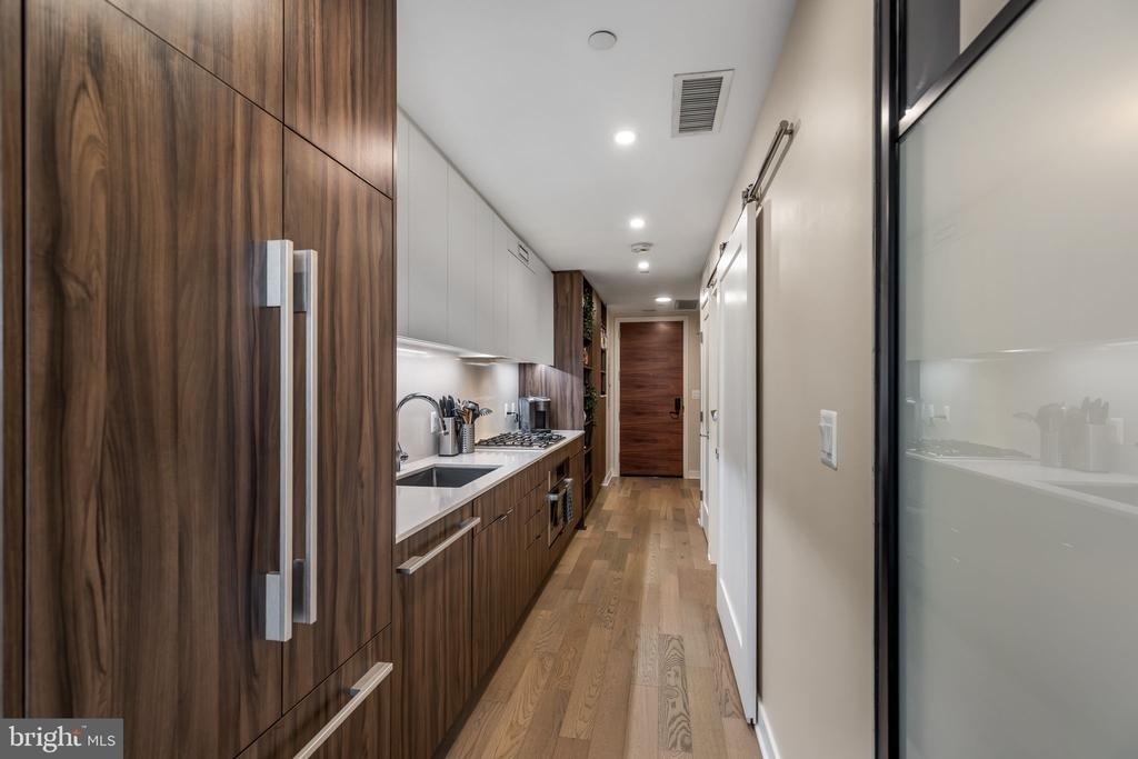 37 L Street Se - Photo 7