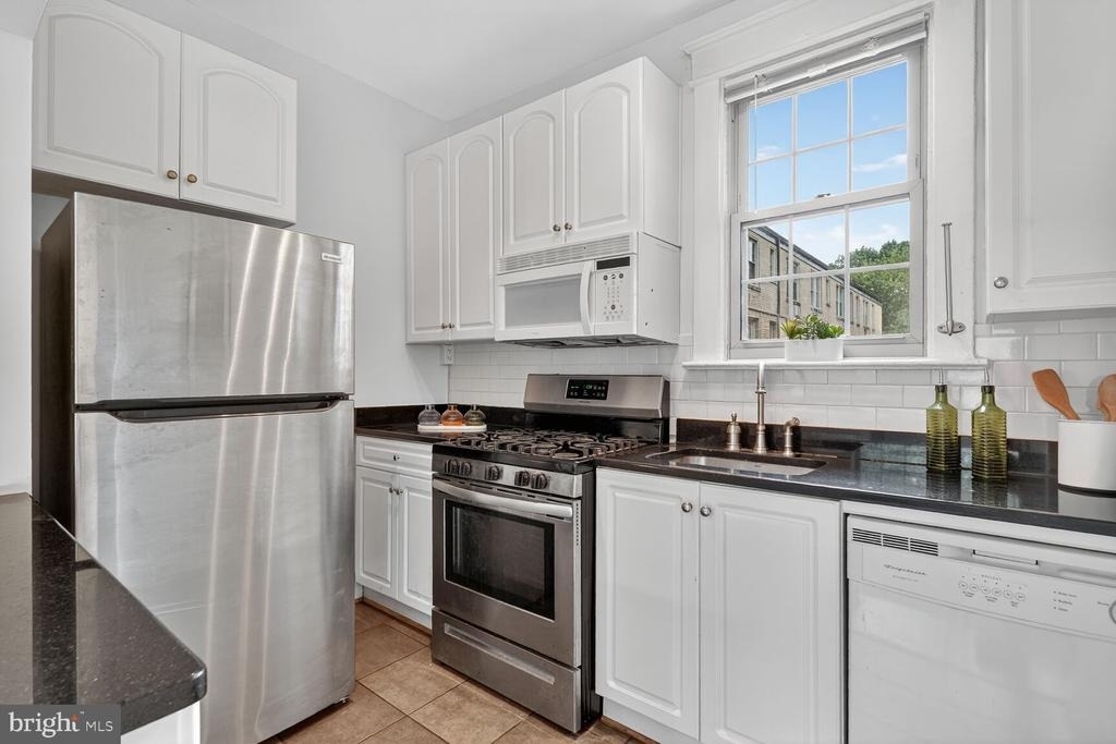 3026 Wisconsin Avenue Nw - Photo 9