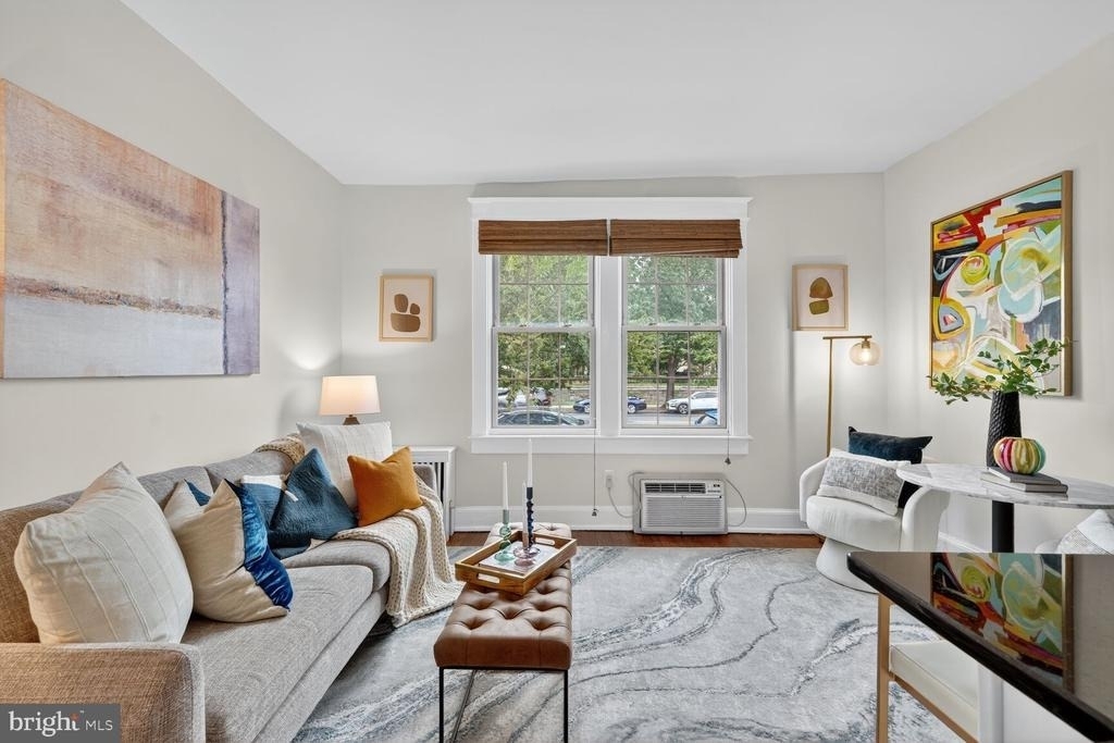 3026 Wisconsin Avenue Nw - Photo 2