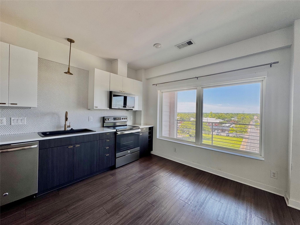 4361 S Congress Ave - Photo 1