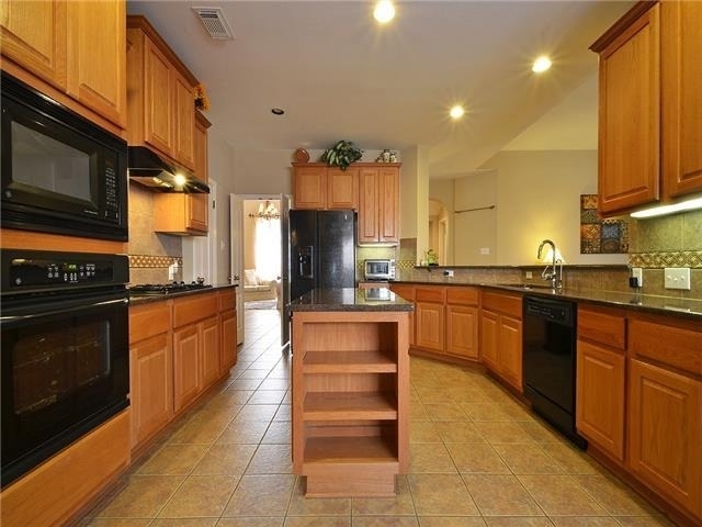 2409 Tivoli Dr - Photo 3
