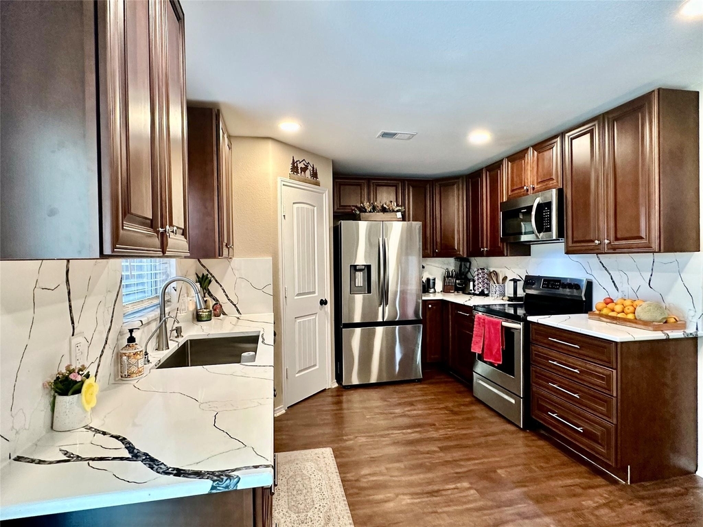 817 Tapestry Cv - Photo 12