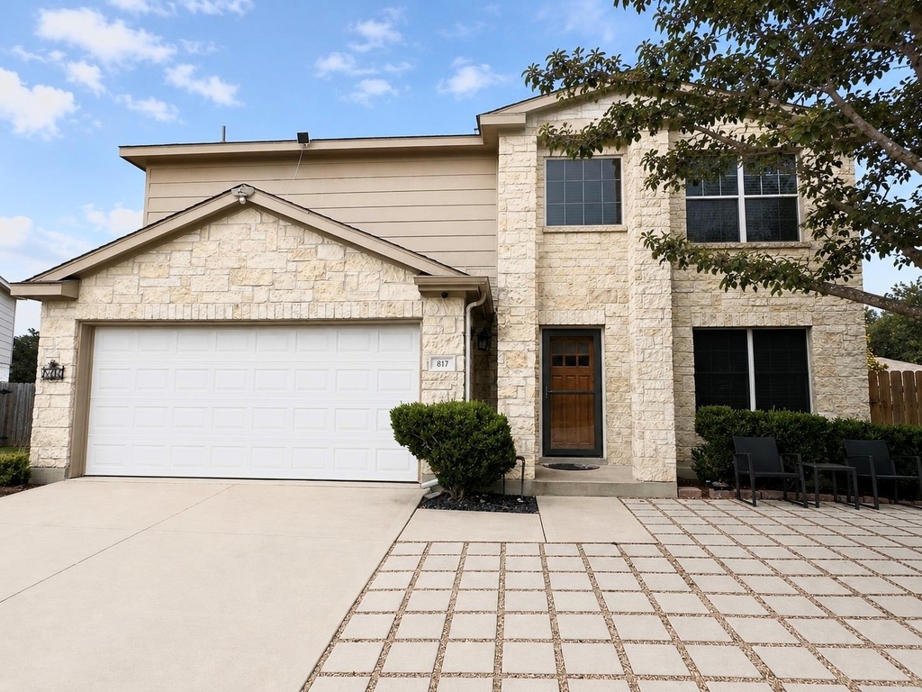 817 Tapestry Cv - Photo 2