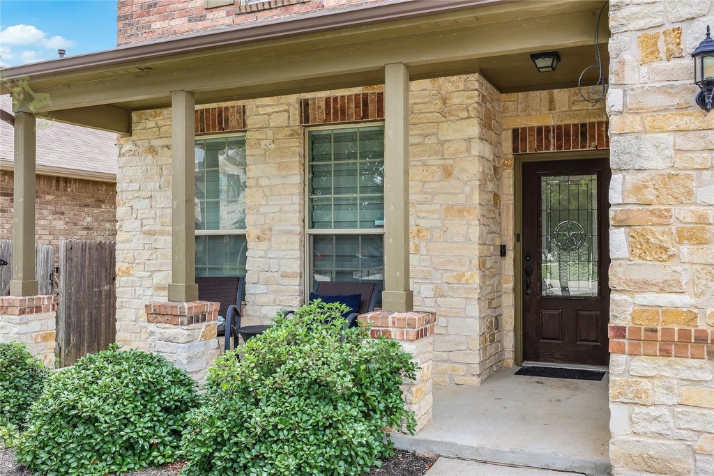 7013 Armagh Dr - Photo 1