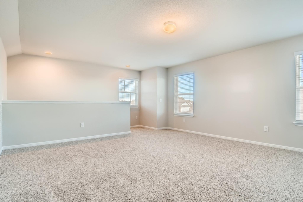 121 Freedom Park Ave - Photo 17