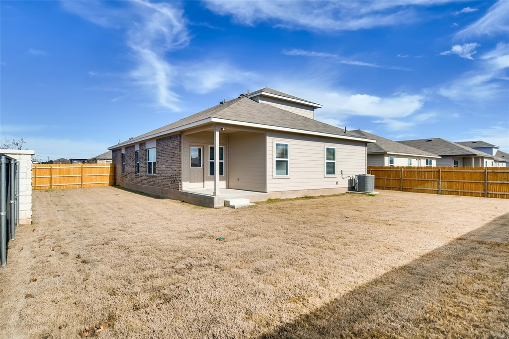 121 Freedom Park Ave - Photo 24