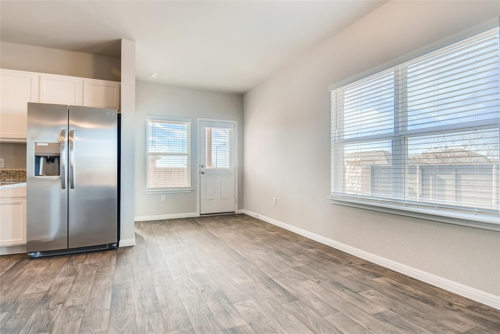 121 Freedom Park Ave - Photo 8