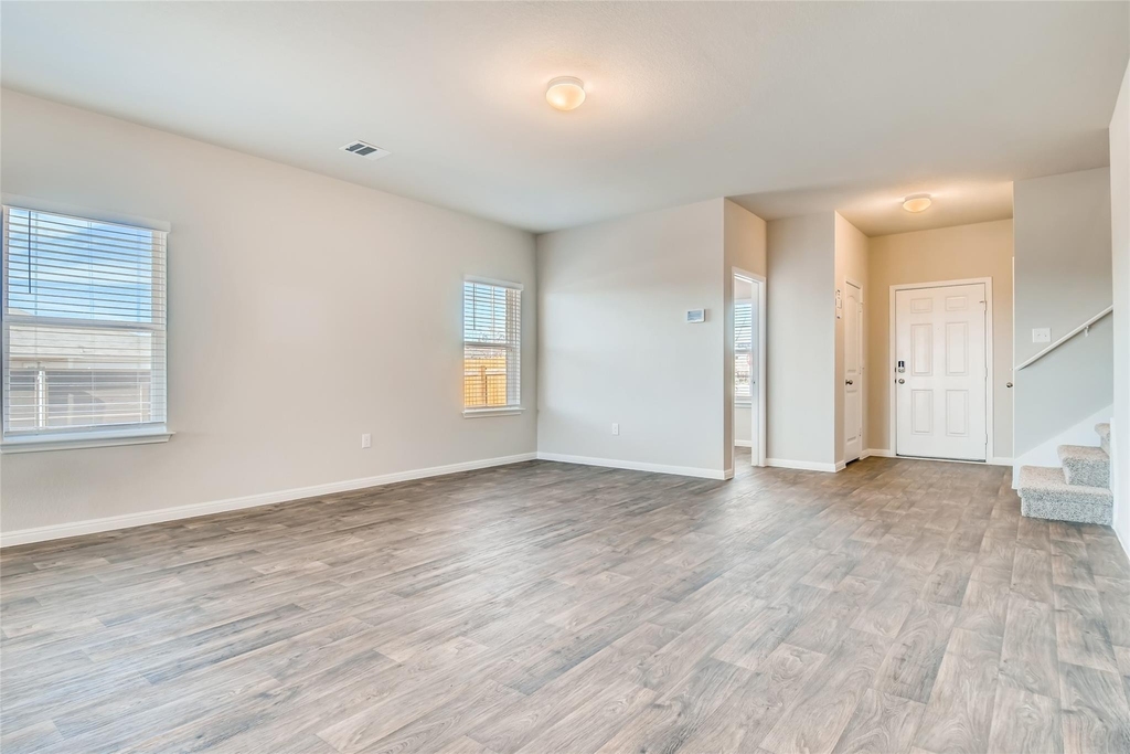 121 Freedom Park Ave - Photo 3