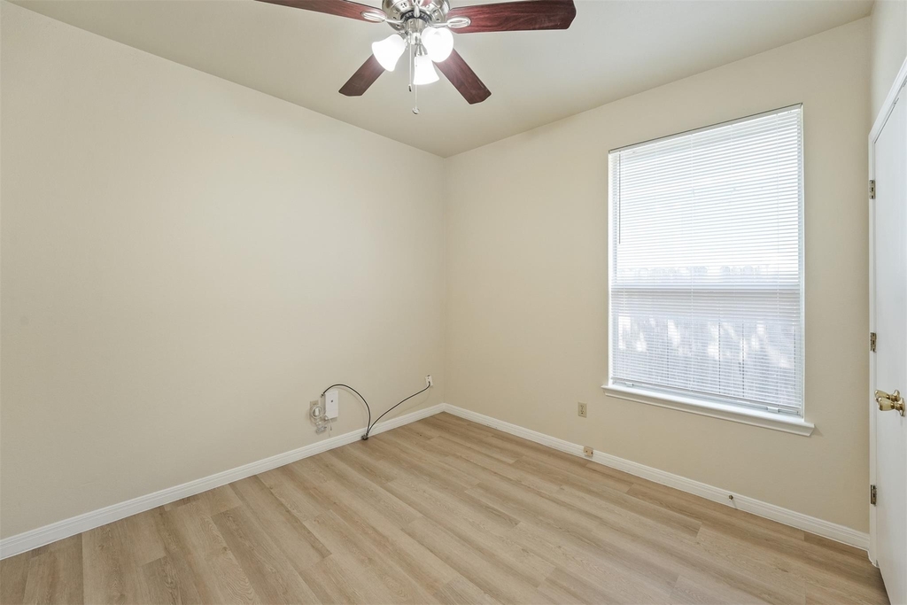 502 Gregory Ct - Photo 13