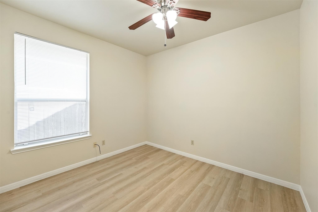 502 Gregory Ct - Photo 16