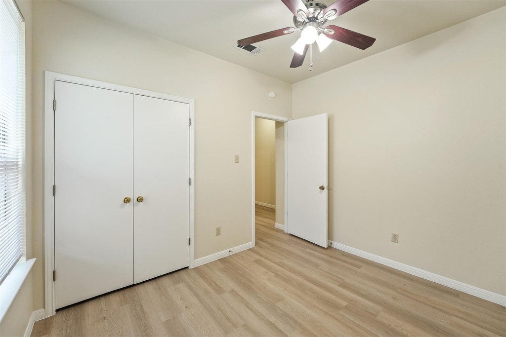 502 Gregory Ct - Photo 14