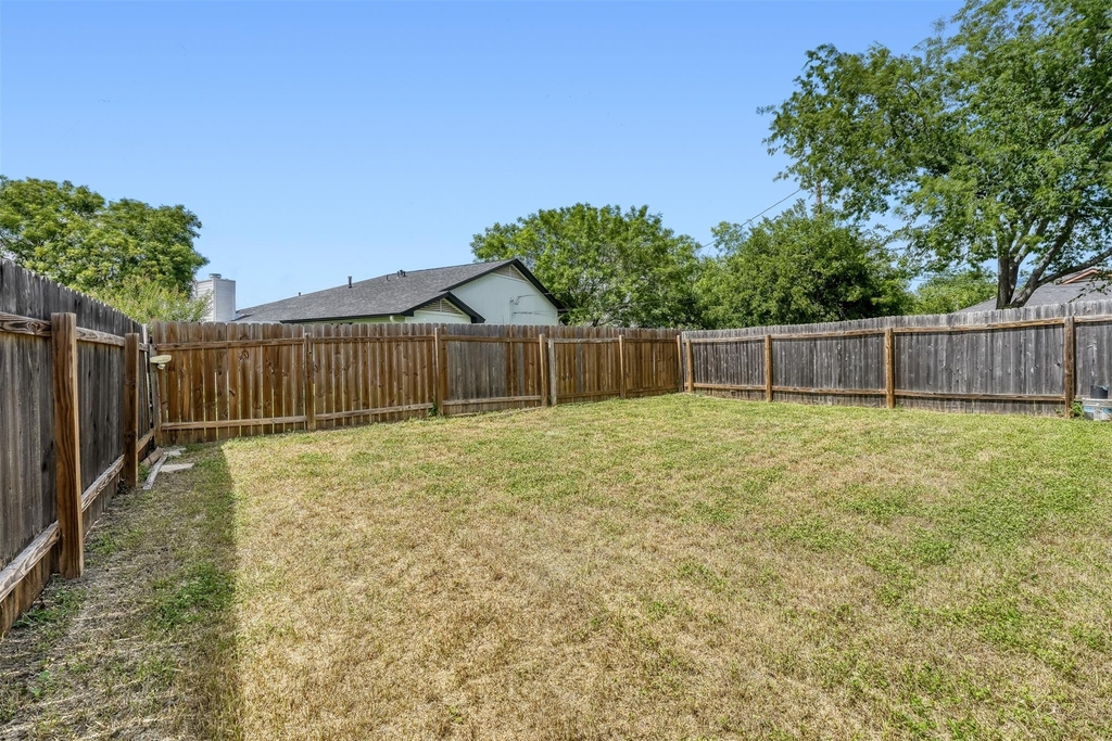 502 Gregory Ct - Photo 21