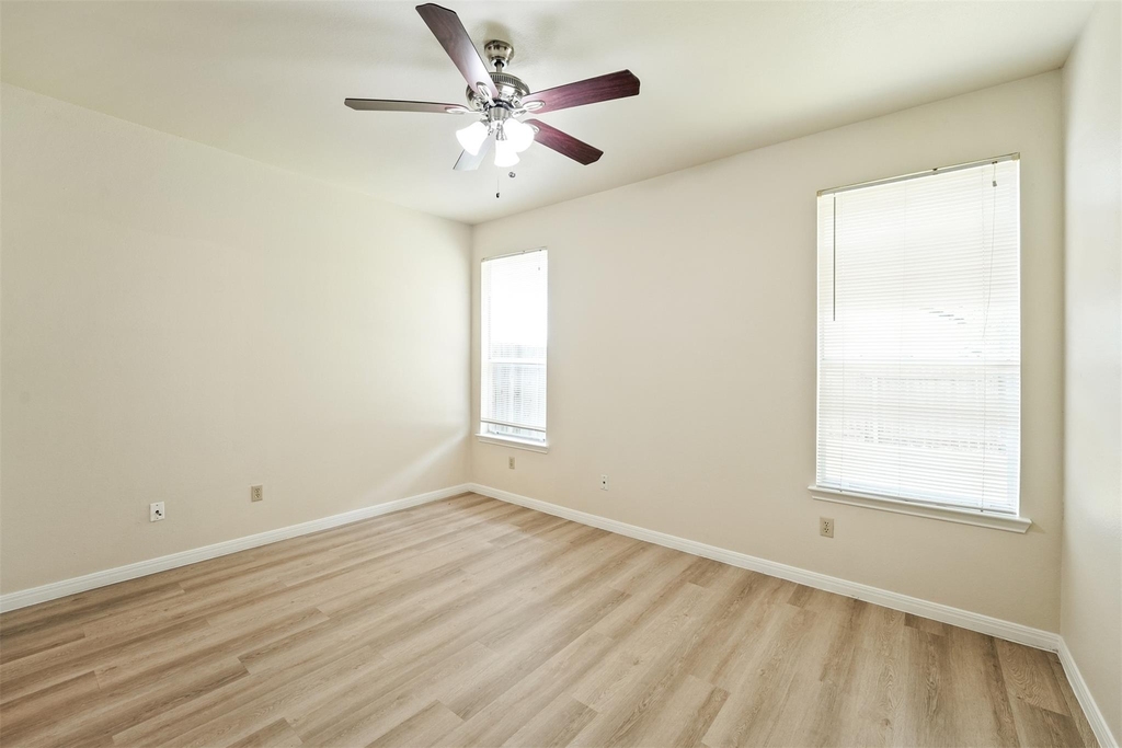 502 Gregory Ct - Photo 11