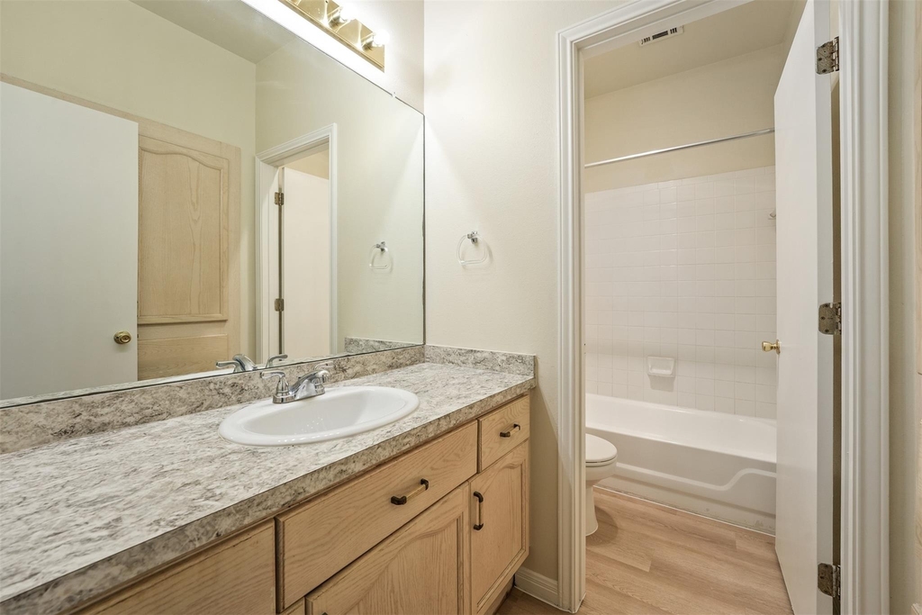 502 Gregory Ct - Photo 15