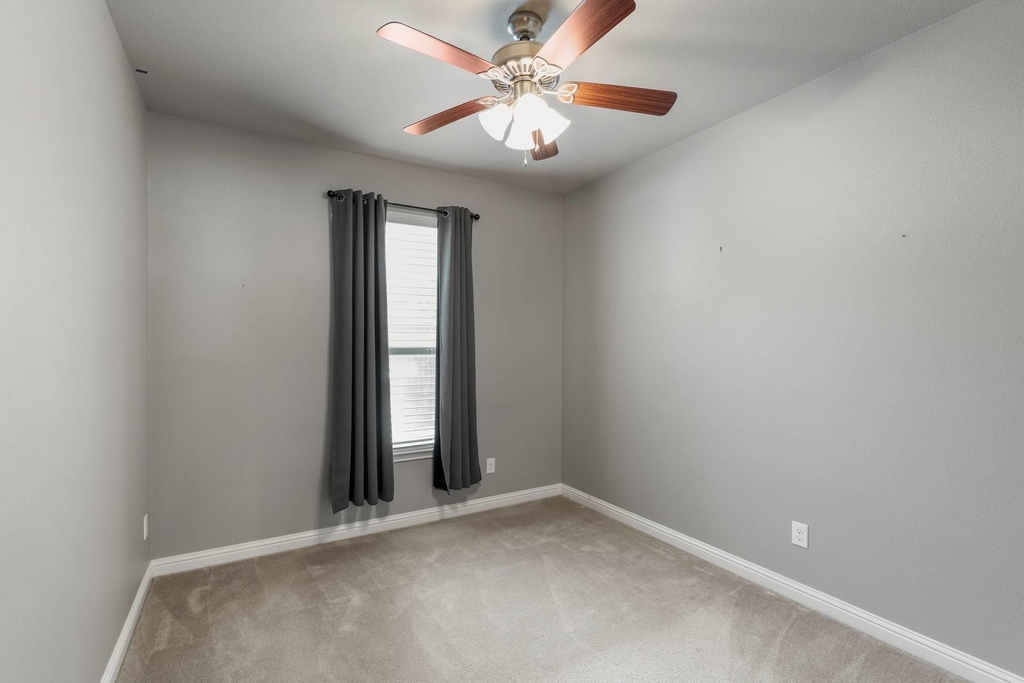 420 Wild Rose Dr - Photo 17