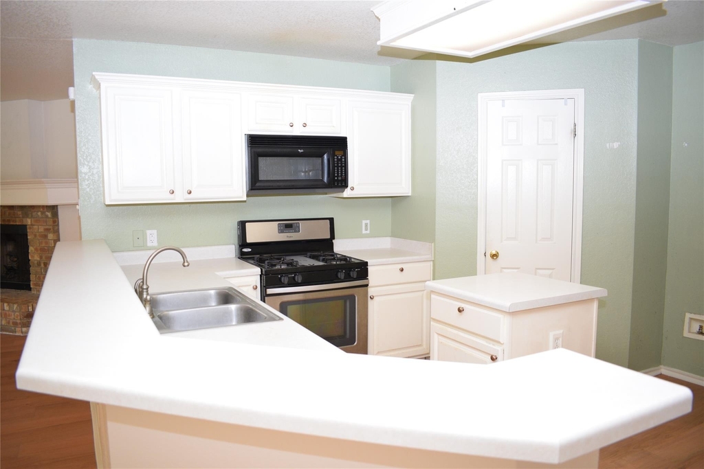 2418 Willow Way - Photo 6