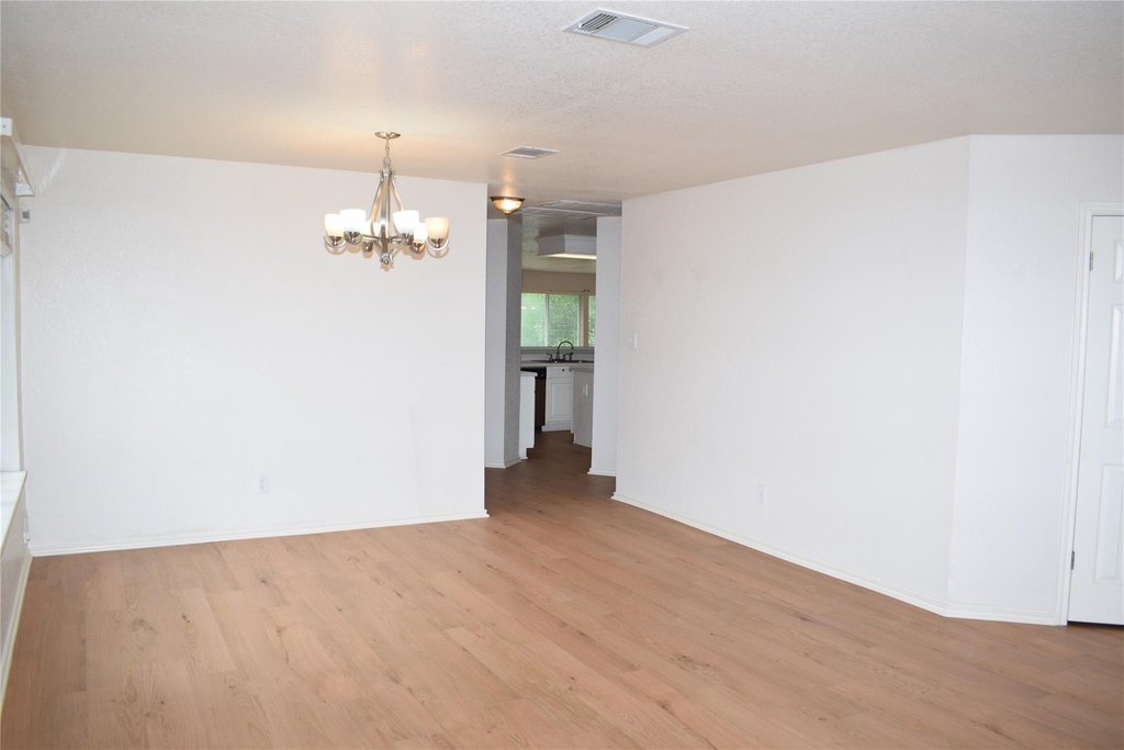 2418 Willow Way - Photo 3