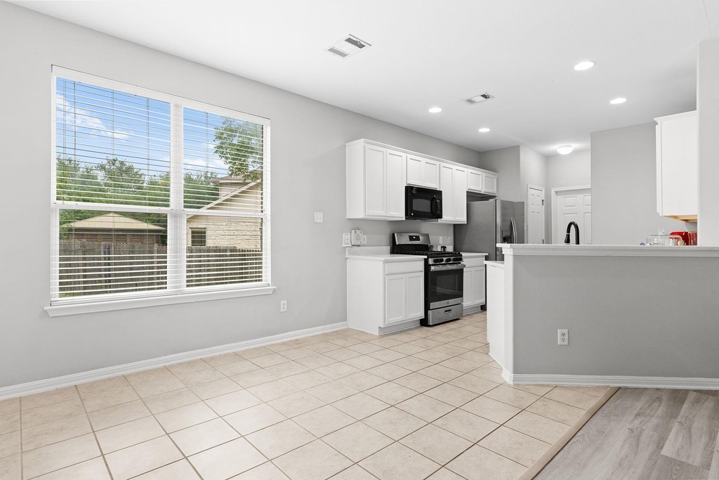 2400 Saddle Blanket Pl - Photo 13
