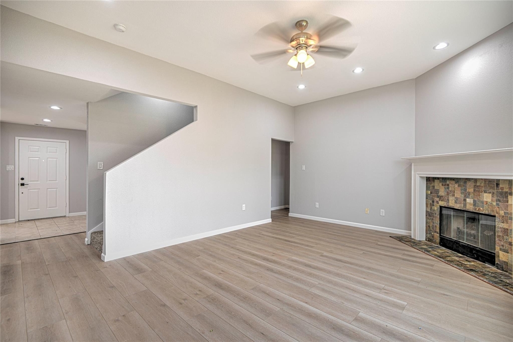 7720 Honeysuckle Dr - Photo 8