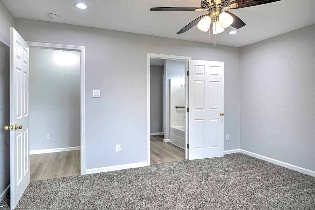 7720 Honeysuckle Dr - Photo 17
