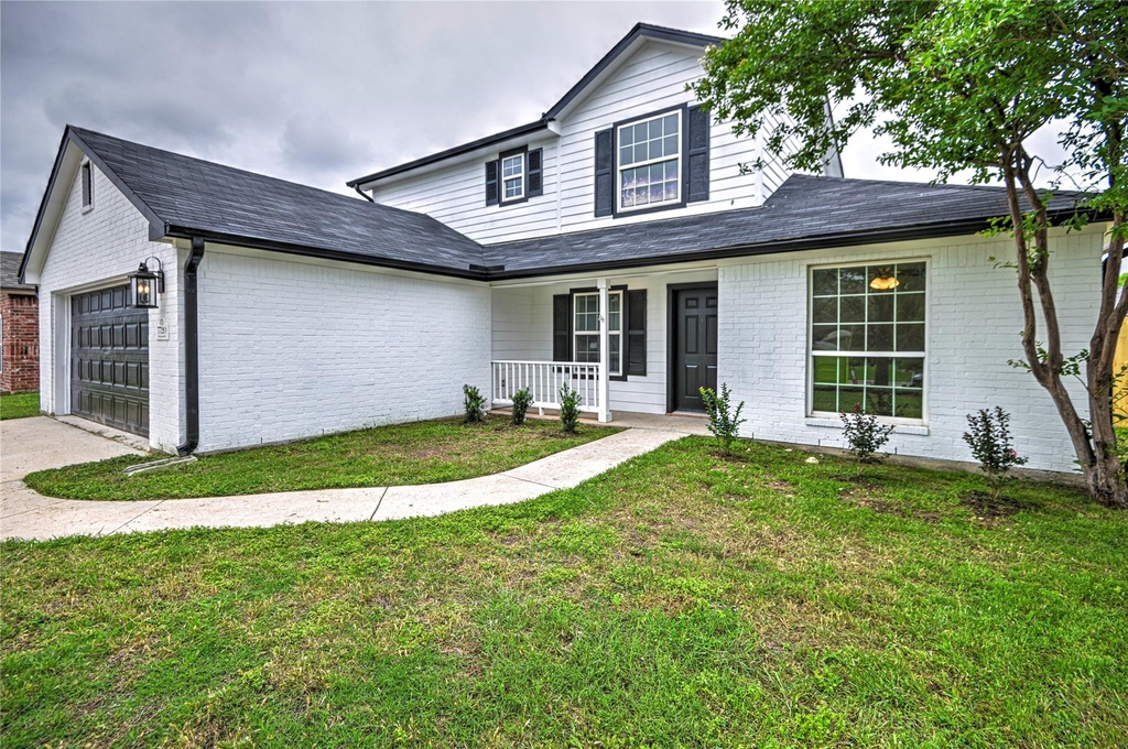 7720 Honeysuckle Dr - Photo 1