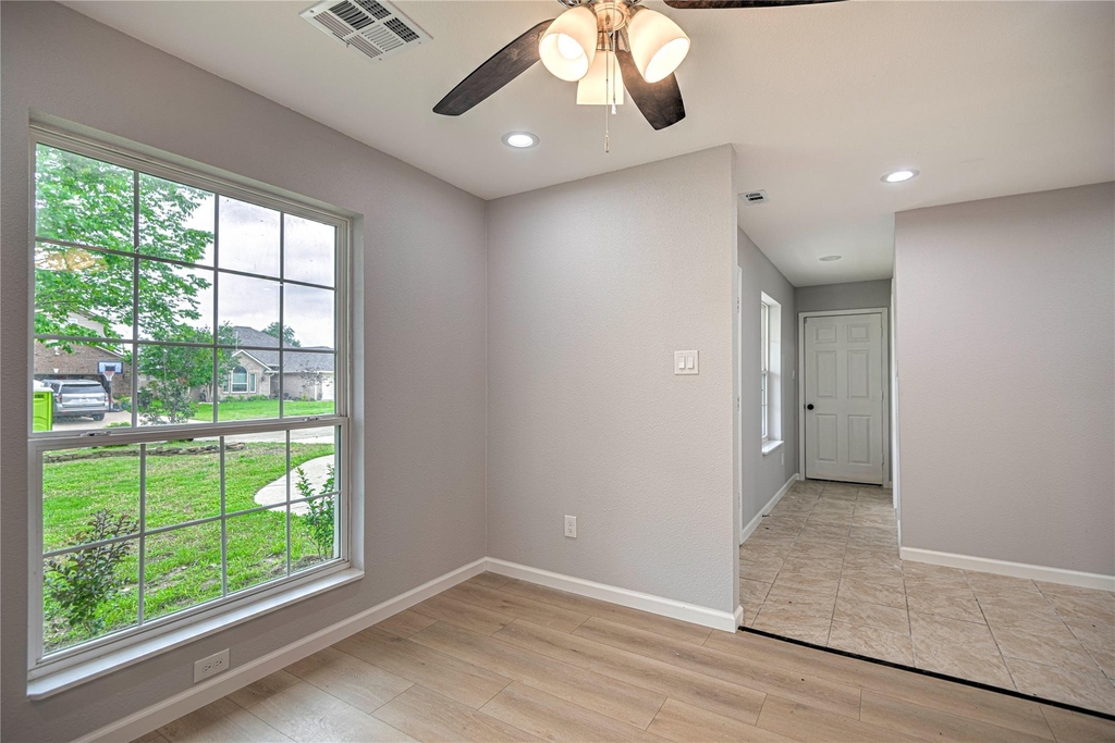 7720 Honeysuckle Dr - Photo 5