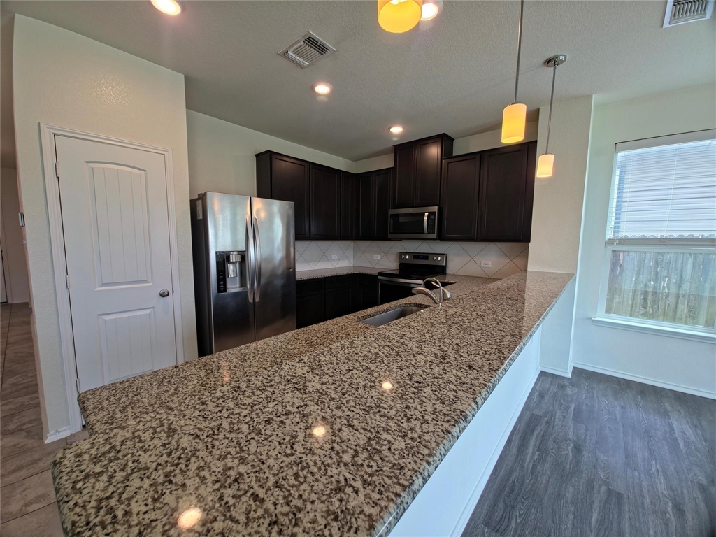 13717 Montpelier St - Photo 4