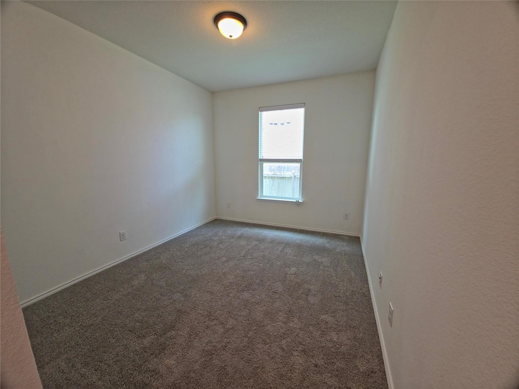 13717 Montpelier St - Photo 17
