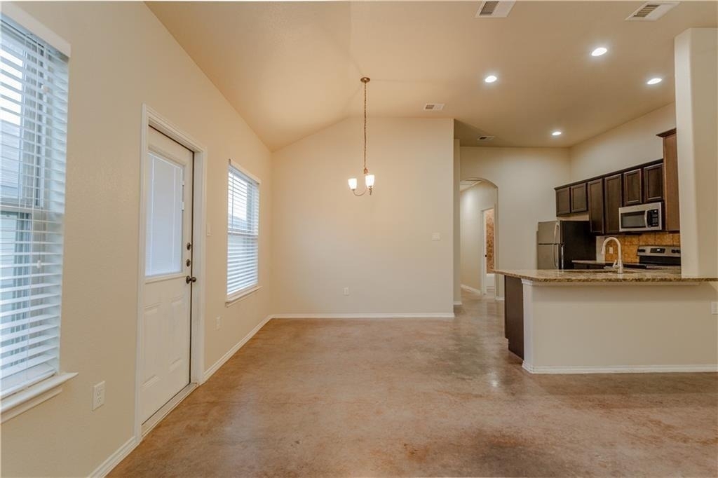 421 Jack Rabbit Ln - Photo 2