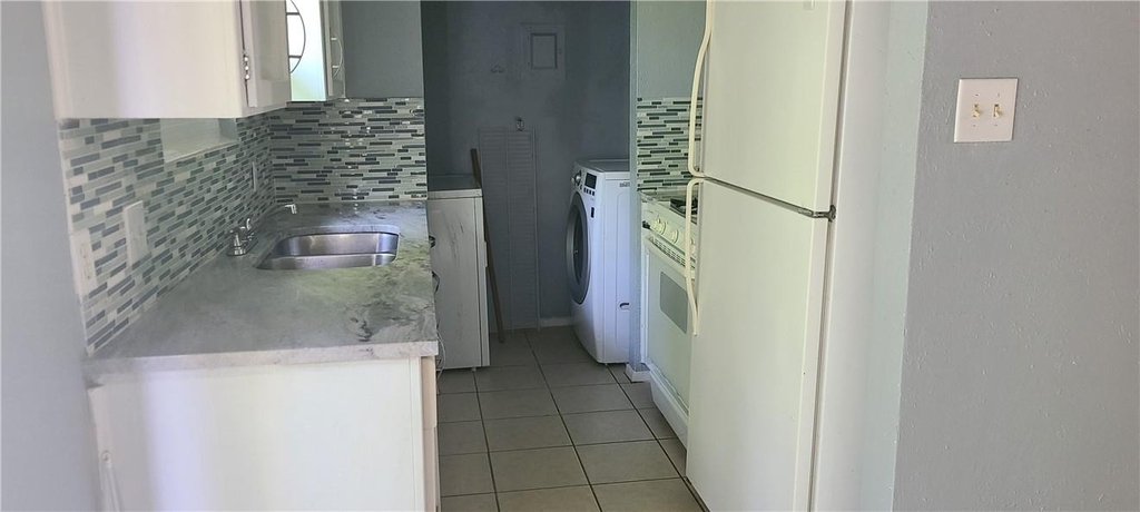 822 Sahara Ave - Photo 3