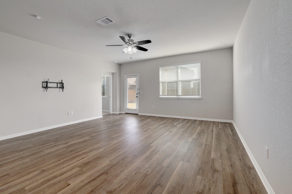 105 Brunnen Way - Photo 4