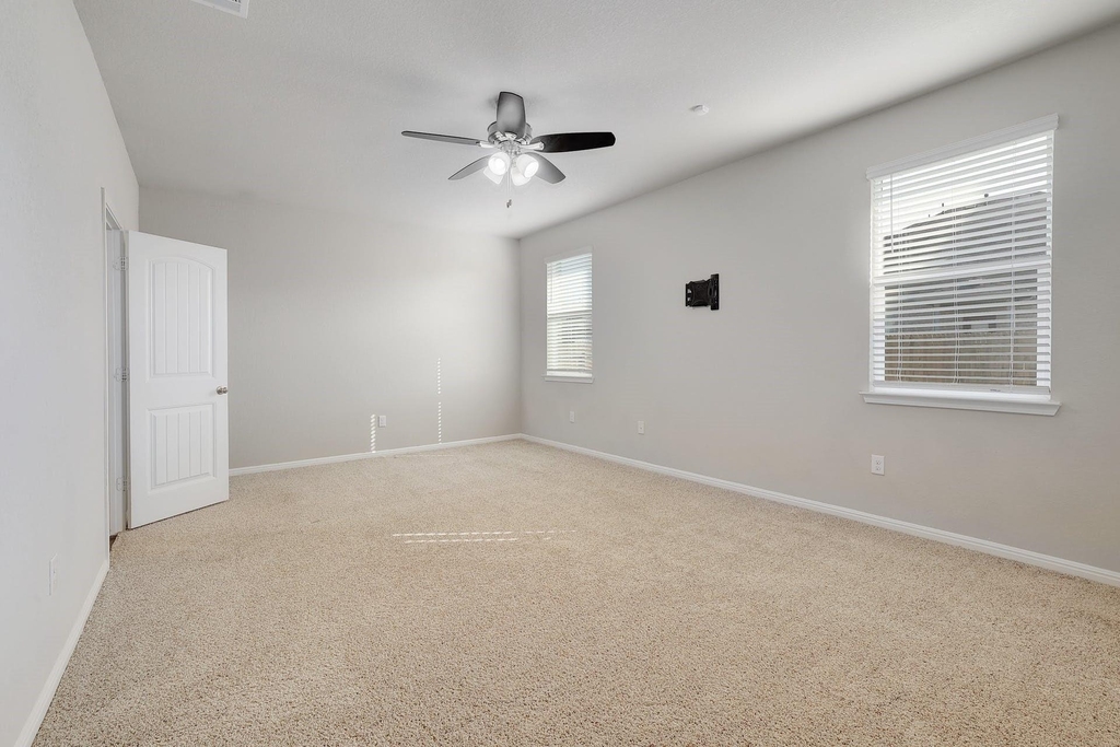 105 Brunnen Way - Photo 13