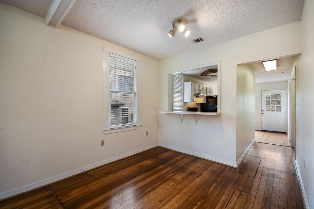 609 Harthan St - Photo 5