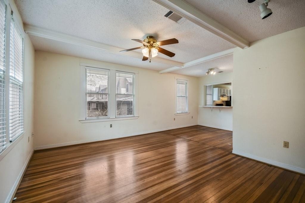 609 Harthan St - Photo 4