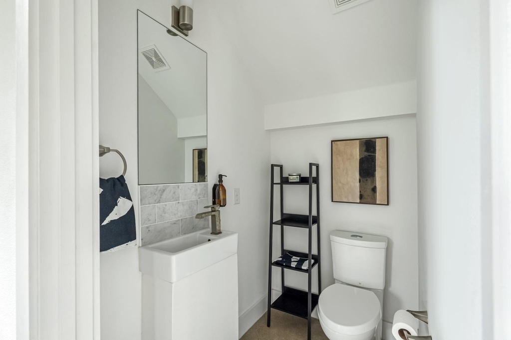 1407 Parkinson Dr - Photo 10