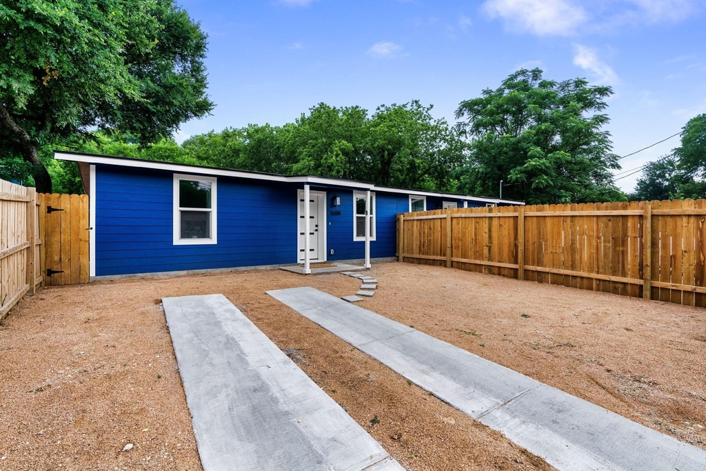 1618 Webberville Rd - Photo 1