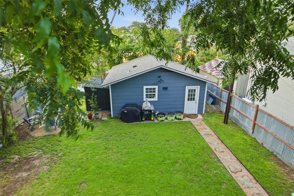 906 Willow St - Photo 17