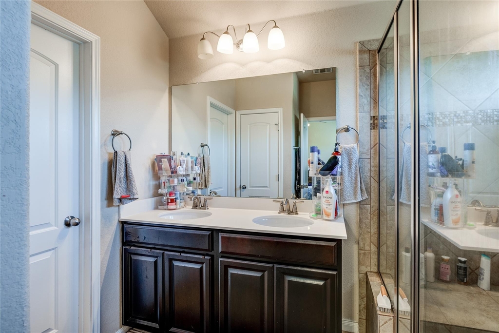 5901 Scenic Lake Dr - Photo 33