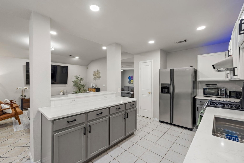 2109 Kimra Ln - Photo 7